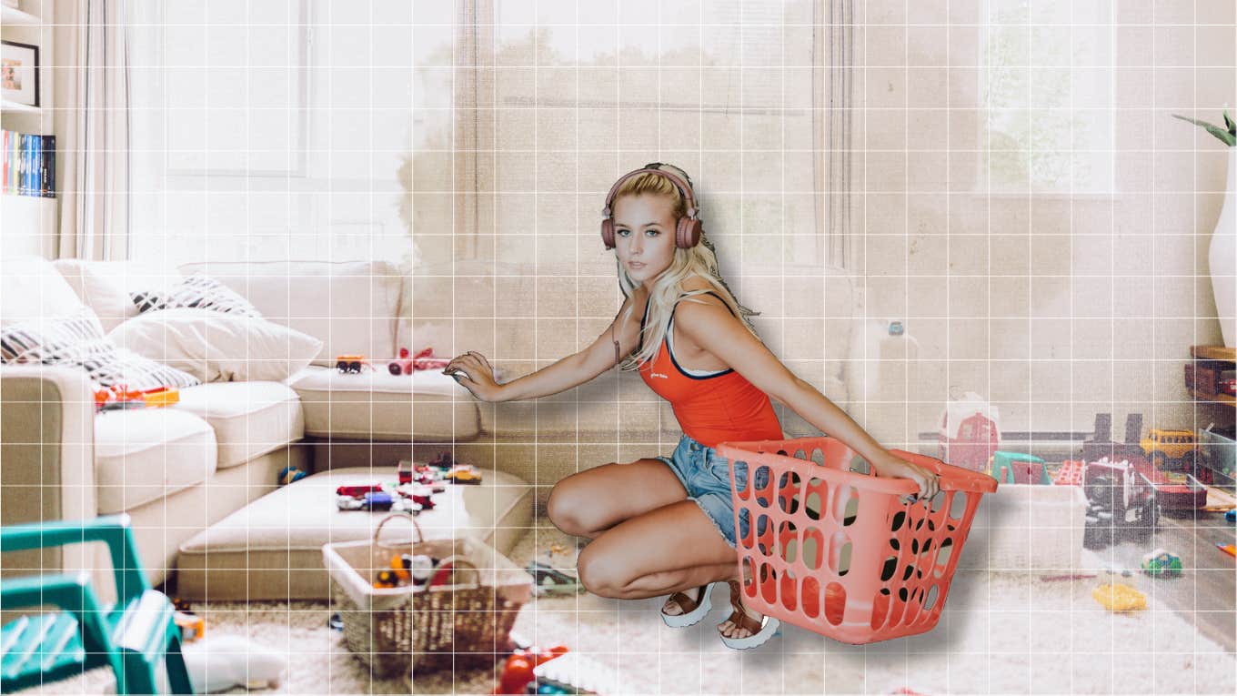 9 Cheeky Ways To Feel Sexy As A Stay-At-Home Mom Woman being sexy while cleaning up after her children
