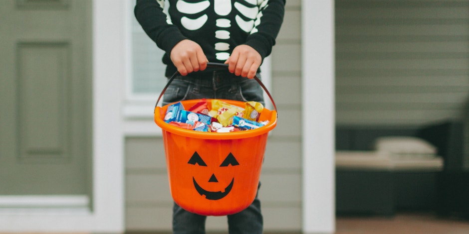 13 Clever Ways to Display Your Halloween Candy for Trick-or-Treaters