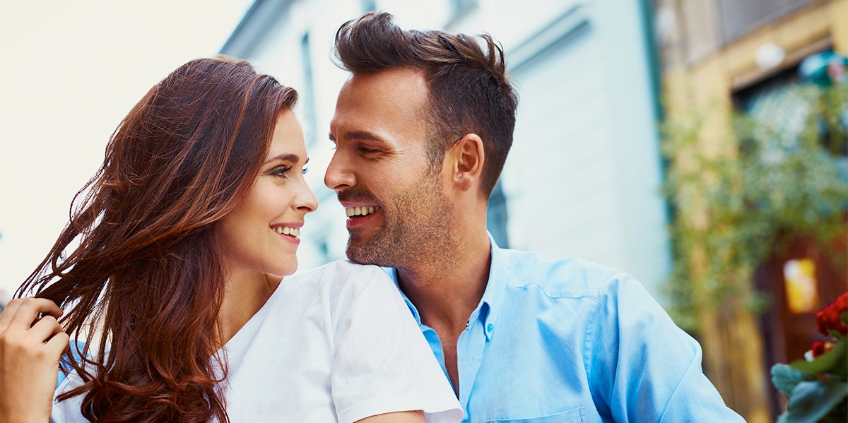 Twin Flame Vs. Soulmate: 4 Differences Explained couple in love