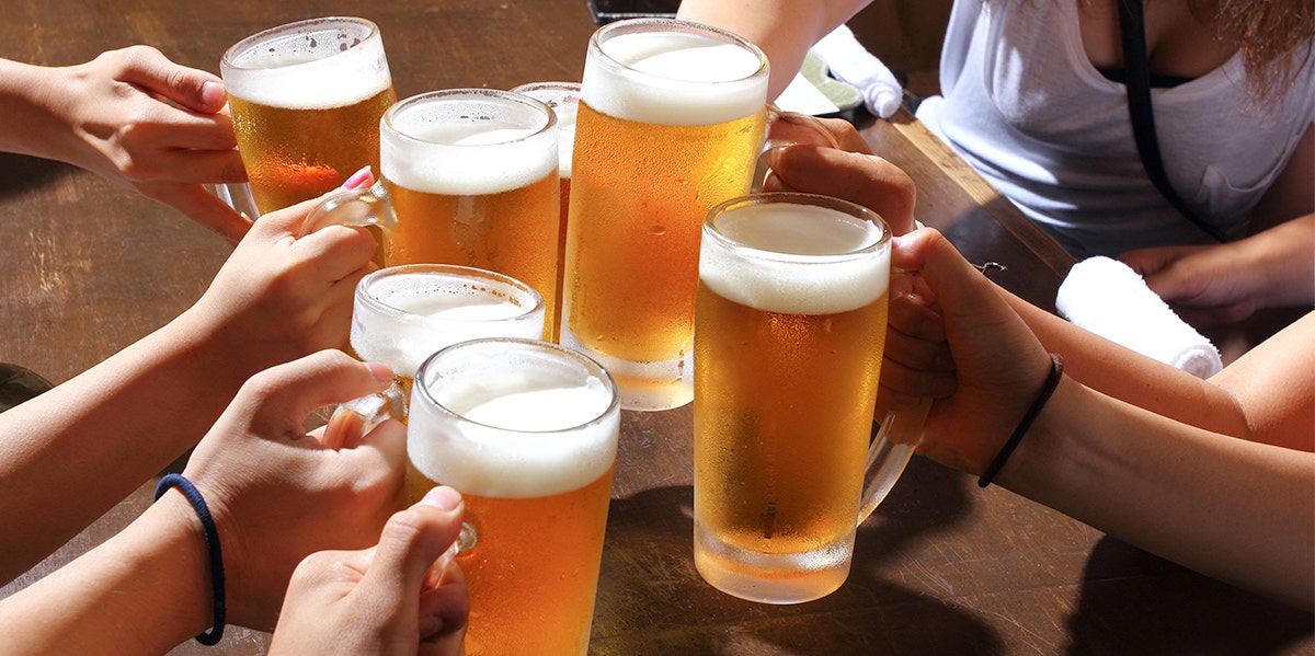 friends drinking beer