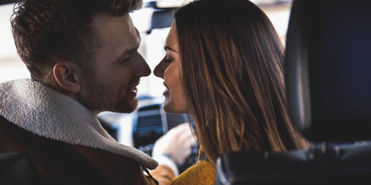A Wake Up Call To All Girls Who Have Forgotten What 'Romantic' Means woman and man flirting in car