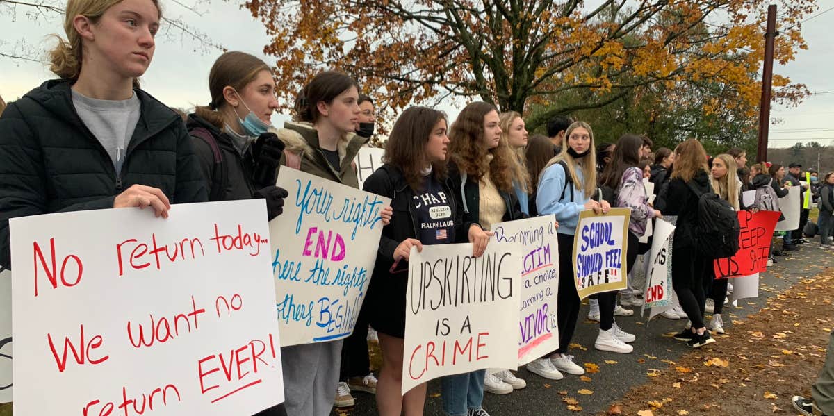 Wakefield Highschool students and parents protesting