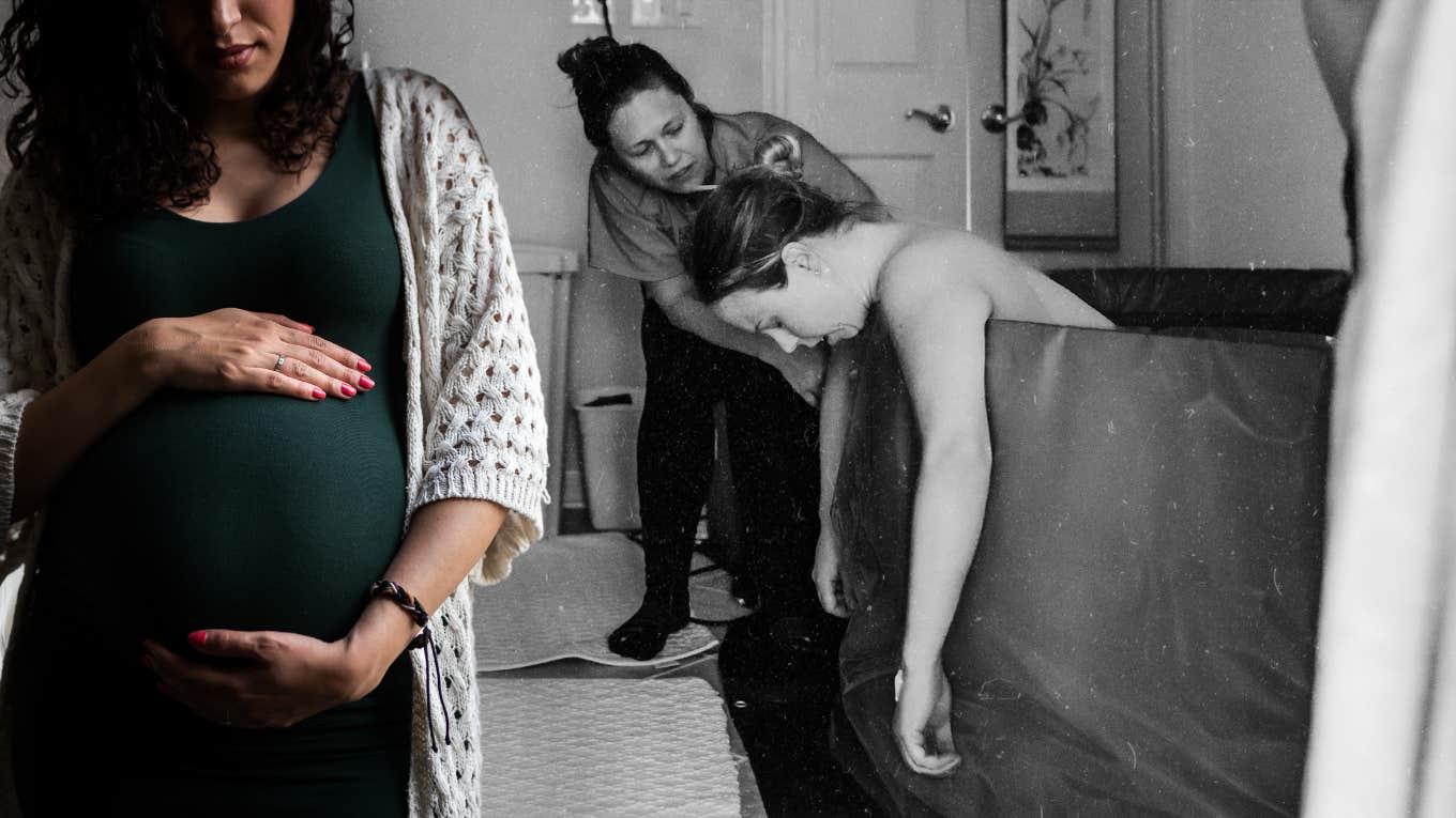 How To Make The Most Of Your Pregnancy As A Single Mom To Be Woman going through pregnancy with help of doula