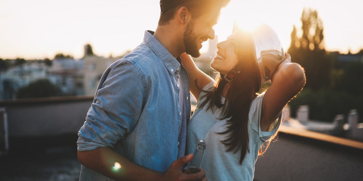 5 Thoughts a girl has after her first kiss - know what really goes on in  her mind