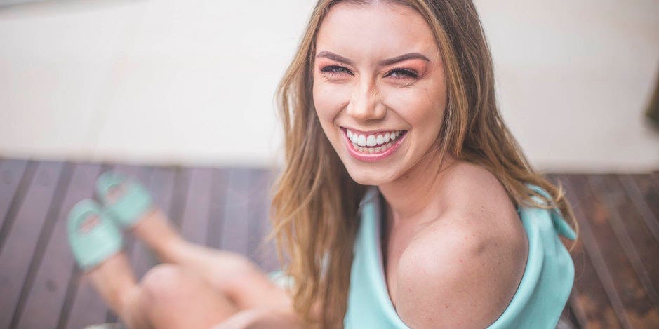 Why People Like You On First Sight, Per Astrology Why People Like You On First Sight, Per Astrology