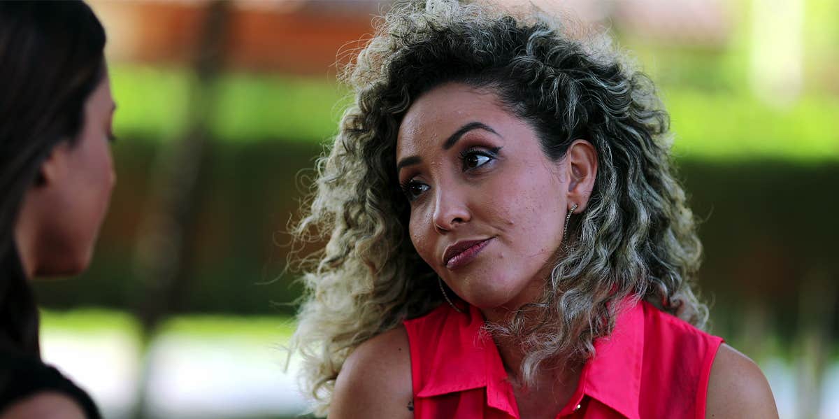 Why I Decided To Be Friends With 'The Other Woman' 2 women talking