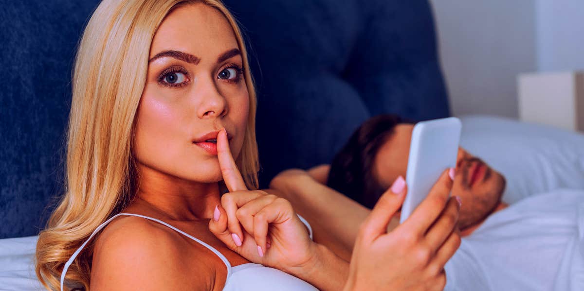 Subtle Signs The Woman You Love Is Cheating On You — And Why It May Not Be Such A Bad Thing woman secretly on phone cheating