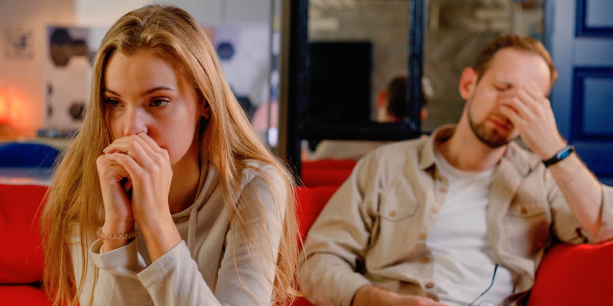 Why You're So Addicted To Petty Relationship Drama (And 7 Ways To Move Past It) couple arguing