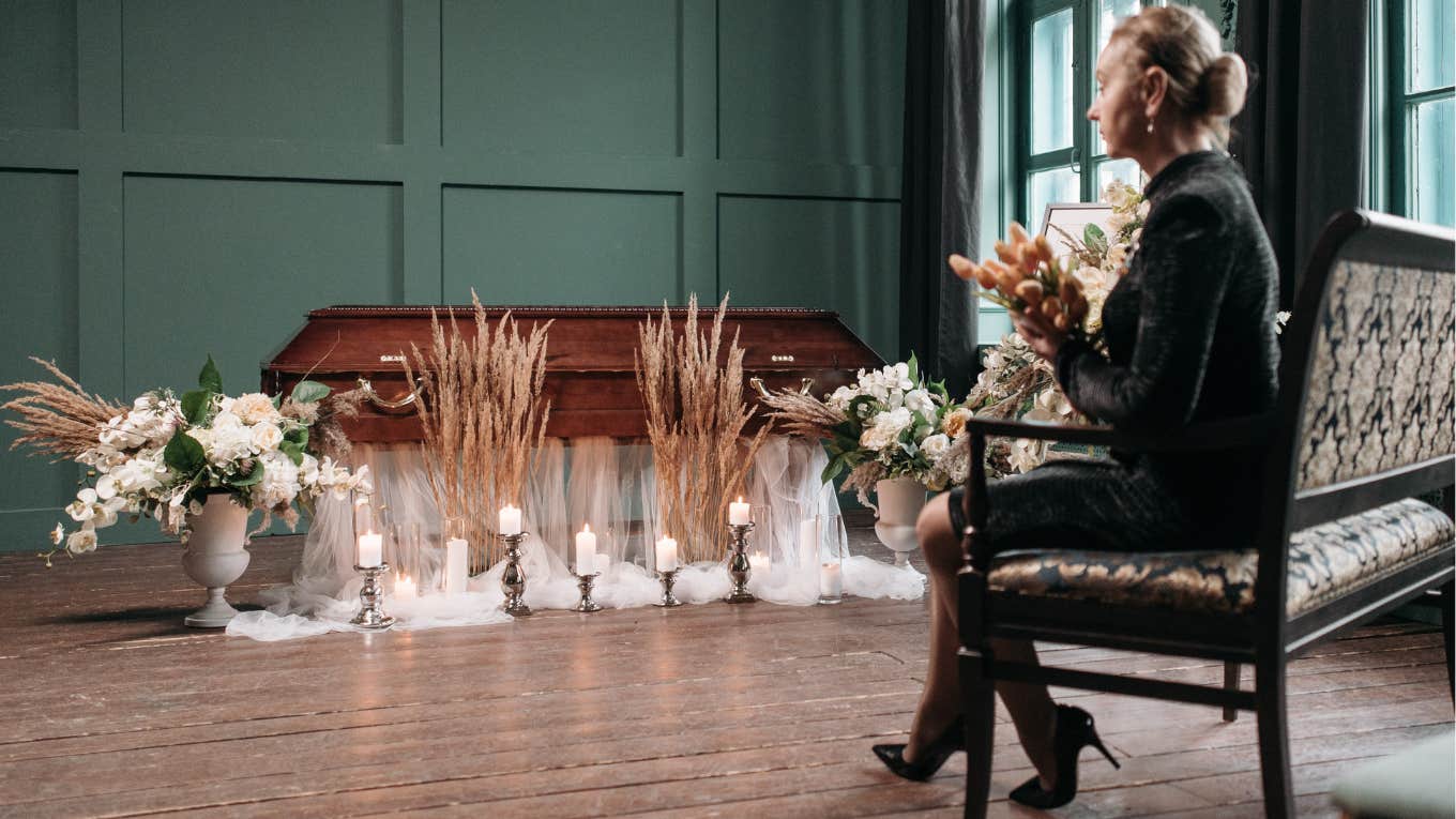 Woman Concerned For Mental Health Of Friend Stuck In 'Grieving Widow Role' woman at a funeral