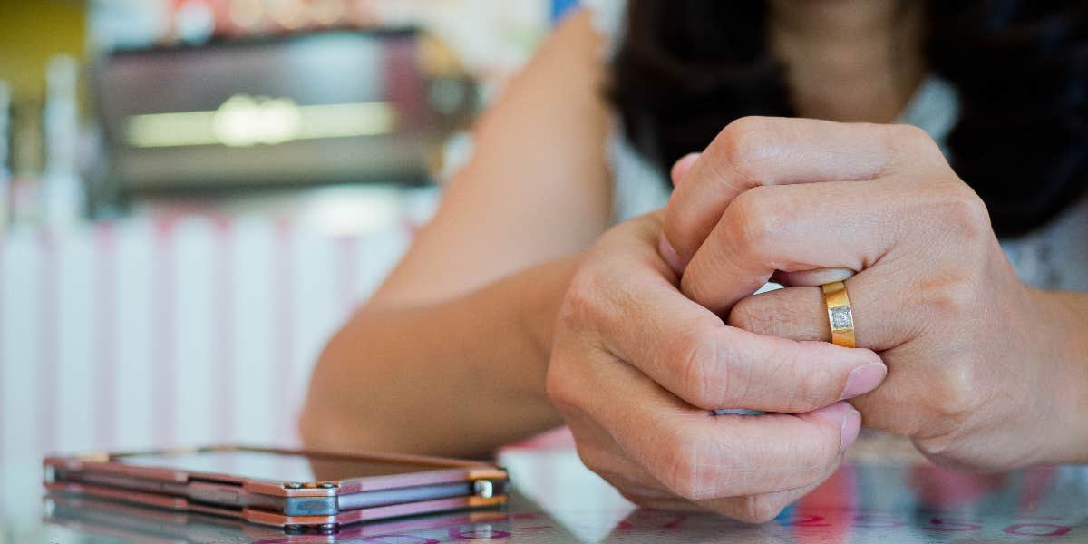 Woman Considers Divorcing Husband For Being Overweight Woman considering divorce