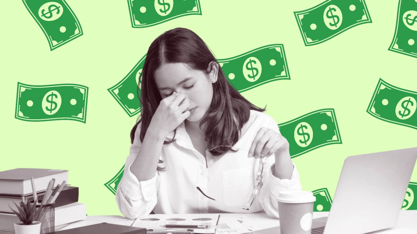 Woman Criticizes People Who Claim That Anyone Who's Financially Struggling Isn't Working Hard Enough money, finances, woman, job, struggling