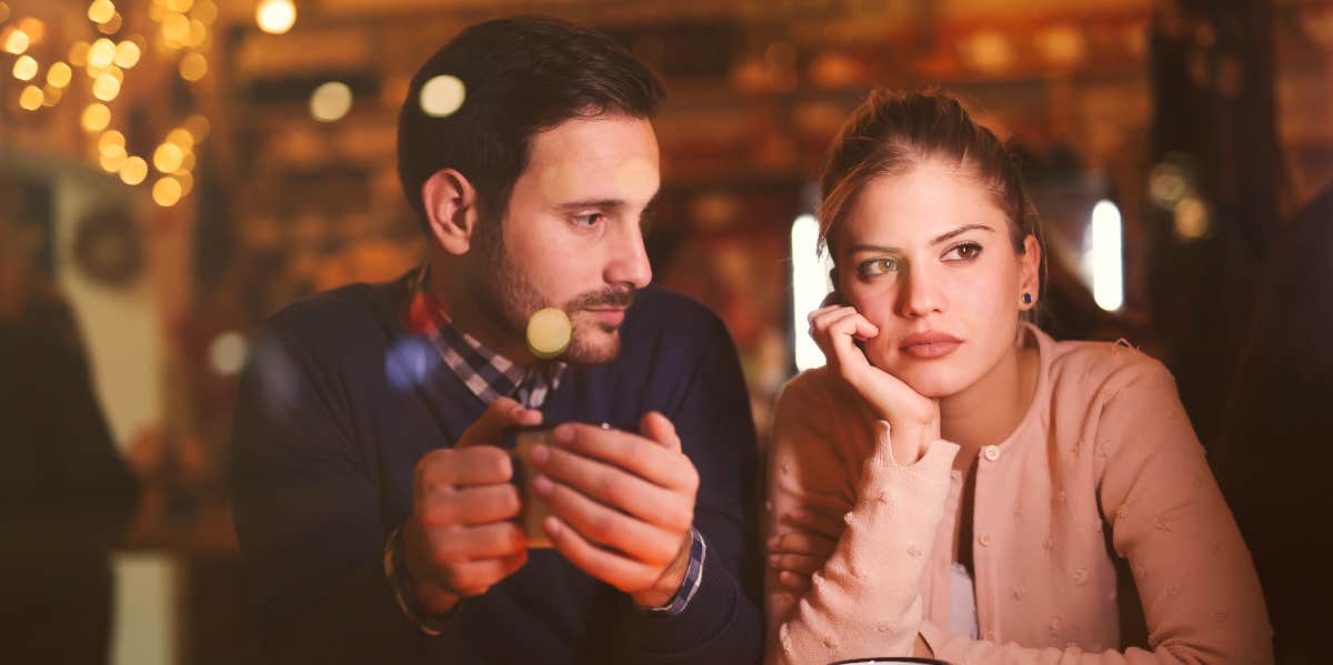 Woman not interested in boyfriend on date