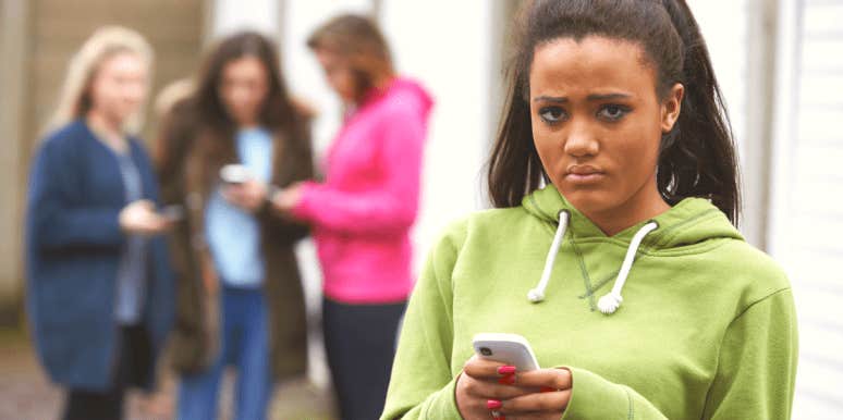 Dad Creates X-Plan To Help Kids Leave Dangerous Situations Teen girl texting