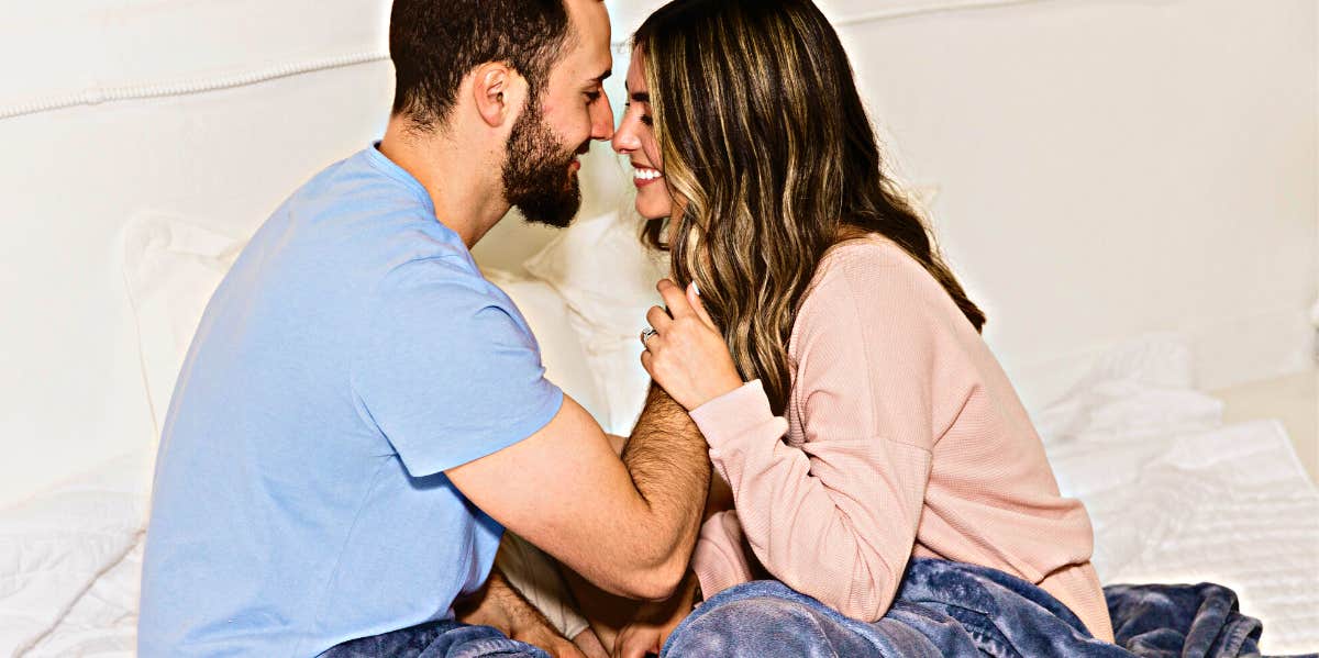 The 3 Zodiac Signs Who Want Love That's Easy During Sun Trine Moon On January 1, 2023