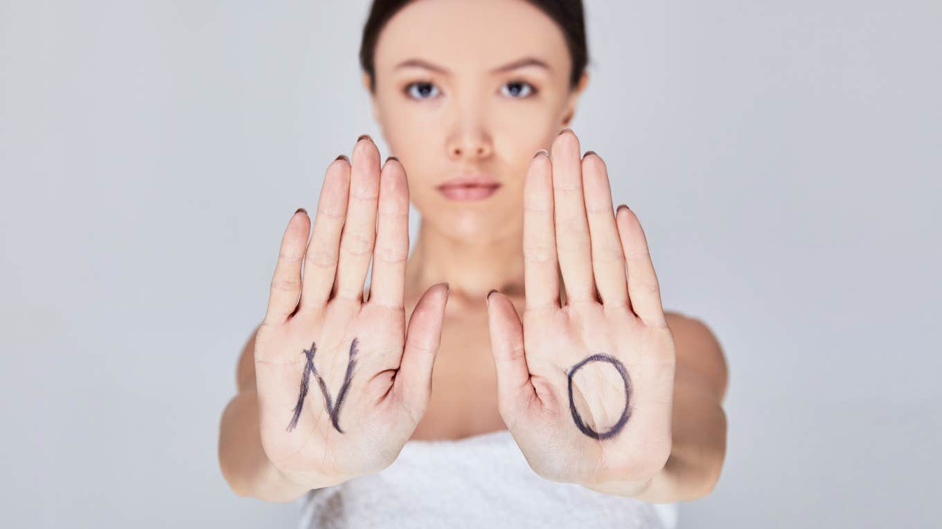 woman with no written on the hands