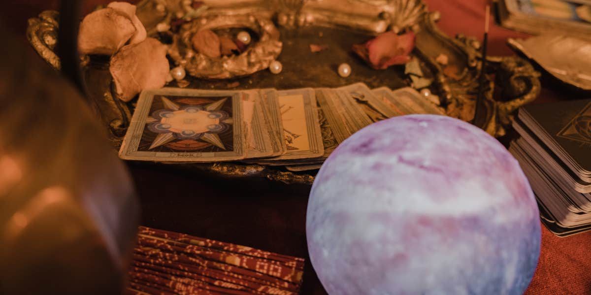 Tarot Horoscope For June 21, During The Moon In Leo tarot horoscope for june 21