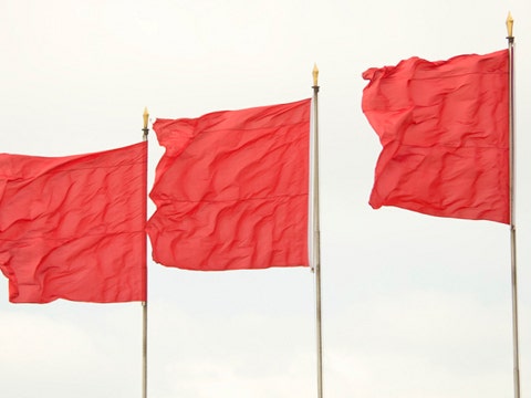 red flags Watch Out! Online Dating Red Flags