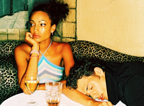 woman with drunk boyfriend crying woman