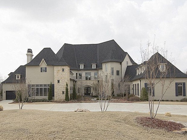Trisha Yearwood & Garth Brooks' Oklahoma Mansion
