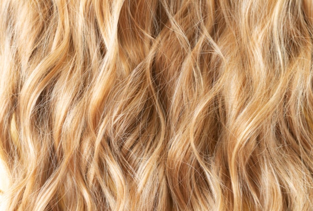 hair color trends 2022 honey blonde highlights