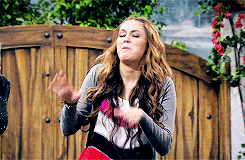 Miley Cyrus as Hannah Montana - Giphy