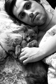 hotguyswithcats.com