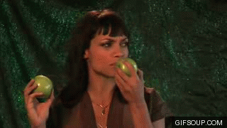 rosario dawson eating green apples