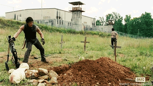 Norman Reedus as Daryl Dixon and Andrew Lincoln as Rick Grimes on'The Walking Dead' - Giphy