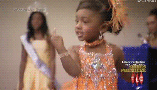 toddlers and tiaras middle finger