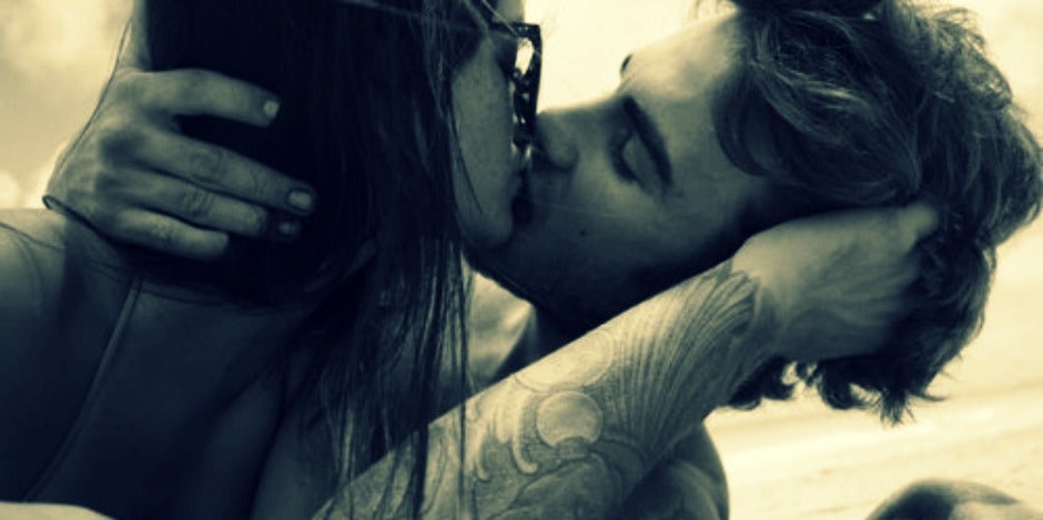 kissing kissing