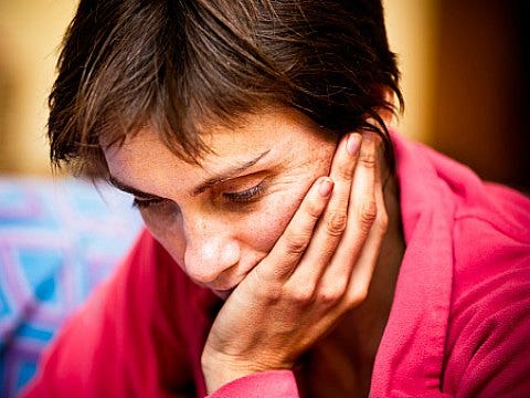How To Deal With Depression: 4 Simple Solutions How To Deal With Depression: 4 Simple Solutions