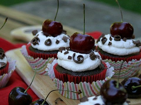 Valentine&#039;s Day desserts black forest cupcakes