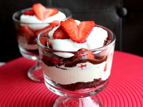 Valentine&#039;s Day desserts brownie trifle