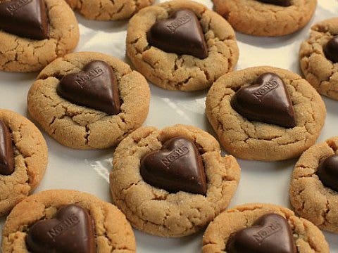 Valentine&#039;s Day desserts peanut butter cookies