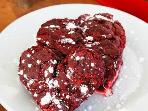 Valentine&#039;s Day desserts red velvet brownies