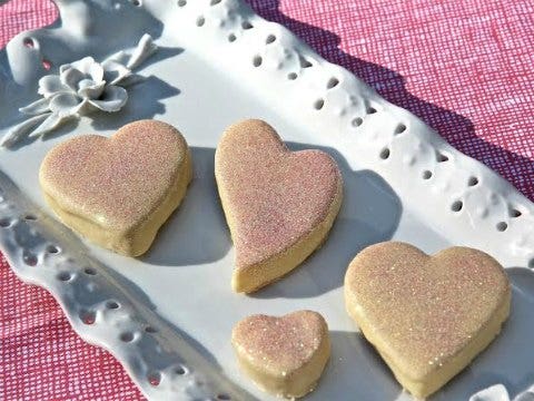 Valentine&#039;s Day desserts white chocolate lemon cake balls