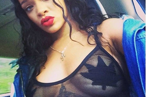 rihanna boobs