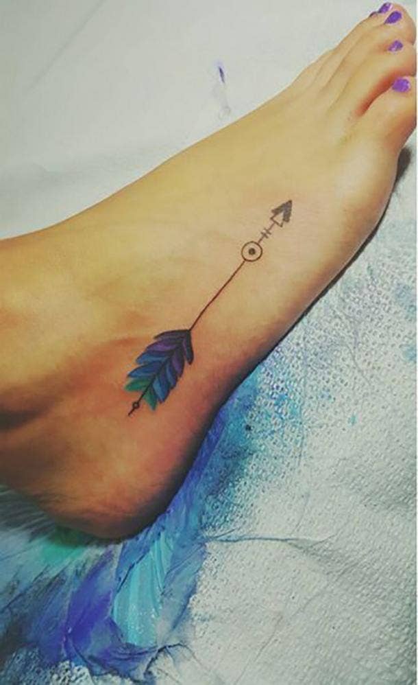 Flecha Tattoo en el pie