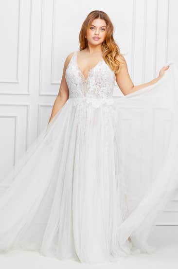 wedding dresses for petite plus size brides
