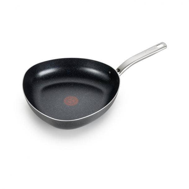 Walmart has these cast iron woks for $50 - anyone able to shed