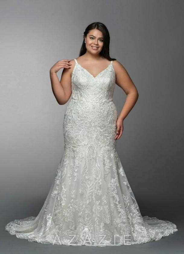 25+ Wedding Dresses That Are Perfect for Curvy Brides