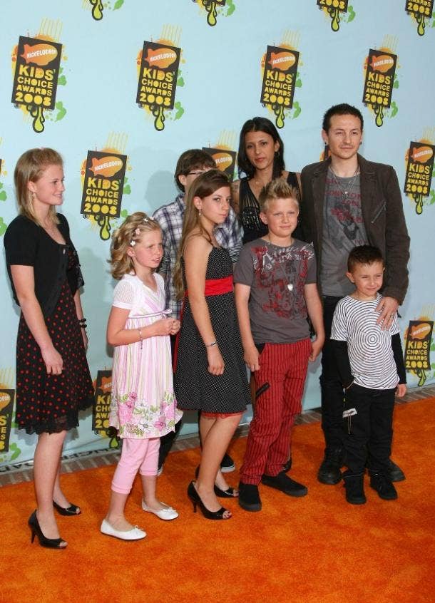 Chester & Talinda Bennington with kids