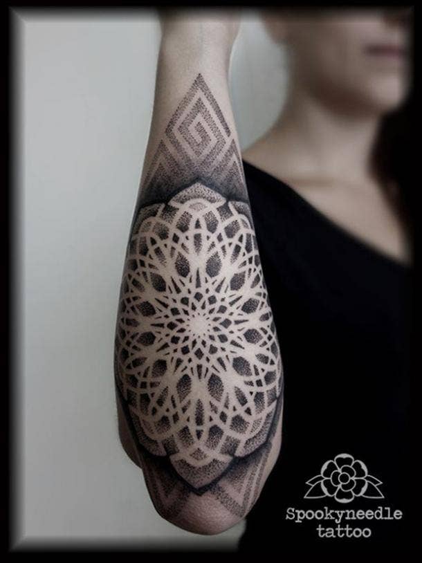 Update 133+ dotwork mandala tattoo latest