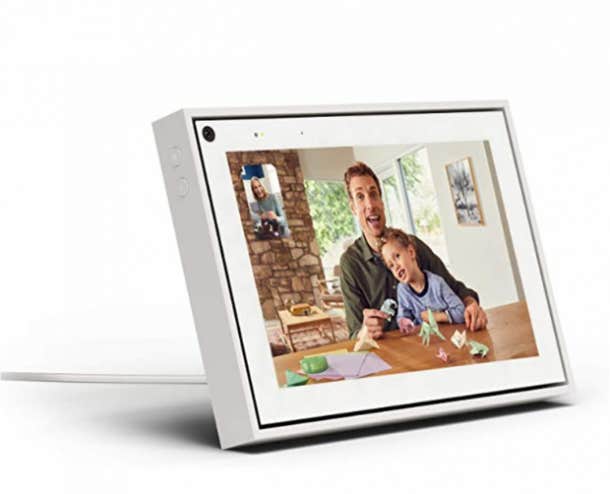 Christmas gifts for parents / facebook portal mini