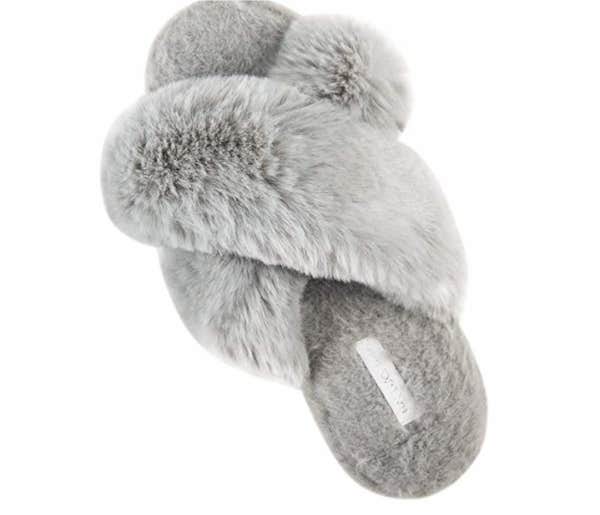secret santa gift ideas / indoor slippers