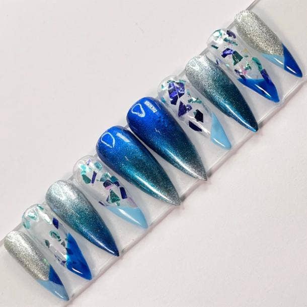 chrome nail ideas frozen