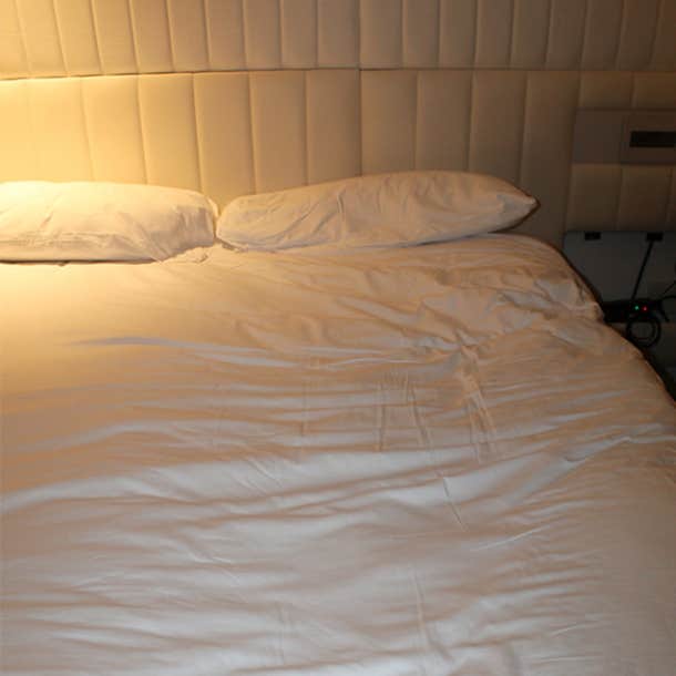 Bob Saget s Hotel Room Photos Show Headboard That May Have Caused His Death - 44