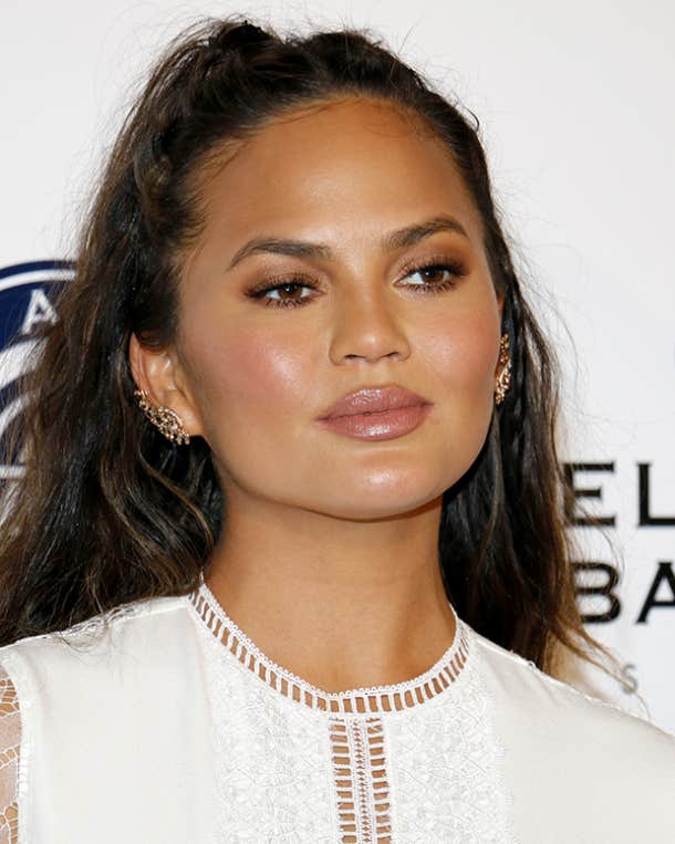 Chrissy Teigen celebrity apologies