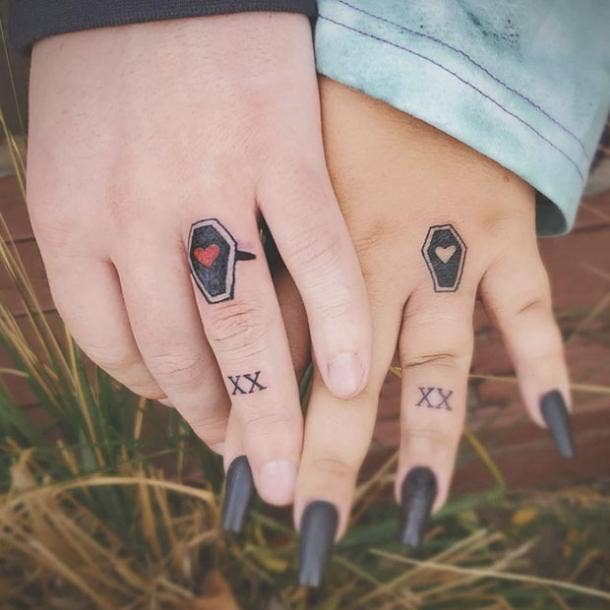 15 Finger Tattoos Thatll Inspire You To Follow The New Trend