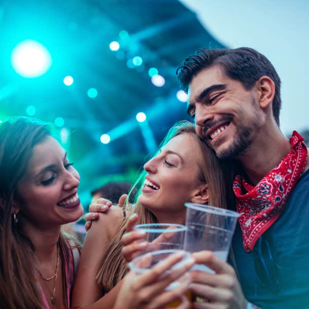 how to meet people find love at music festival conversation